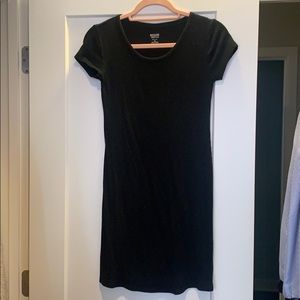 Black short sleeve dress